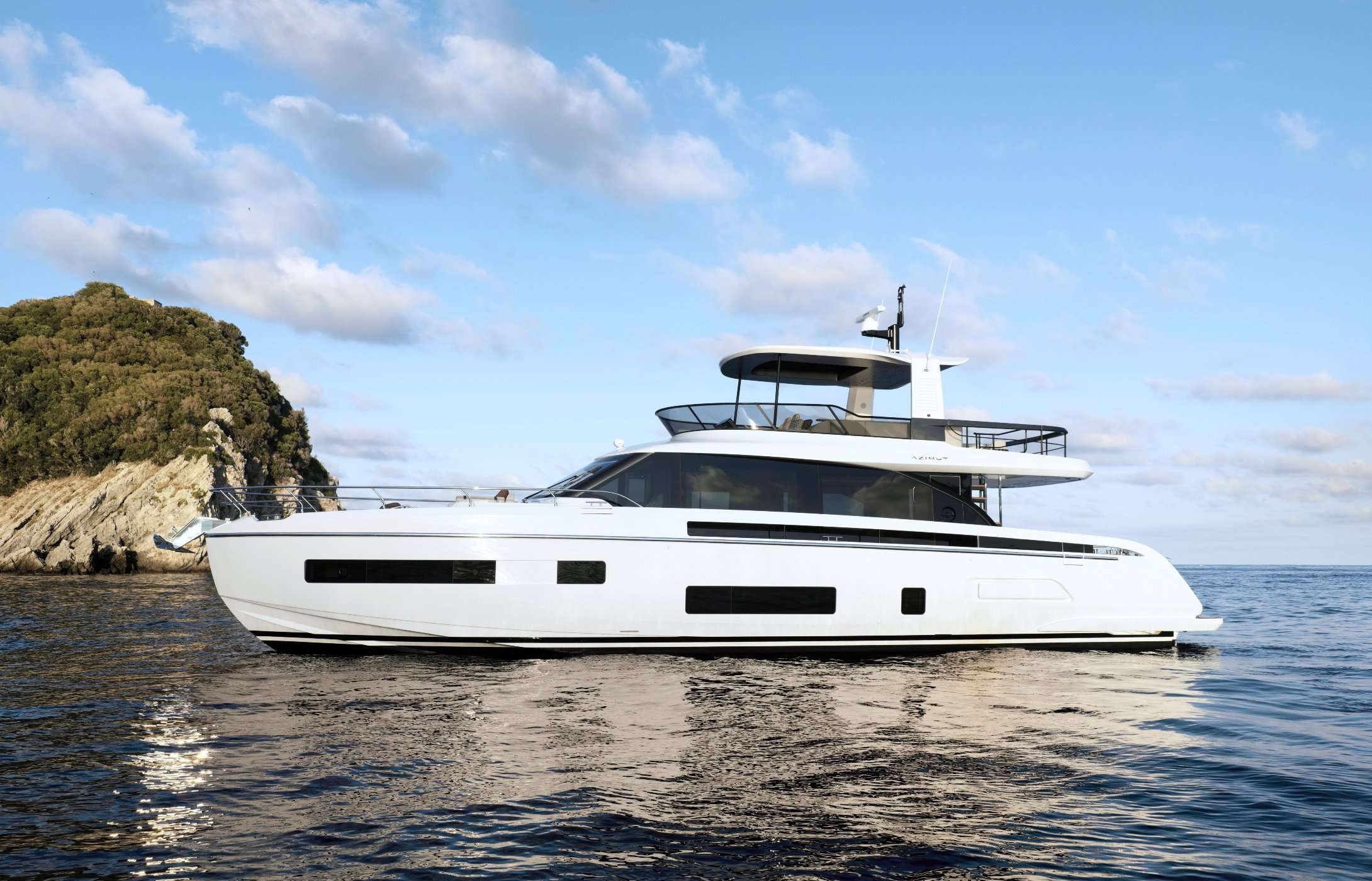 Fabio Fantolino firma gli interni del Fly 70, nuovo modello della serie Fly di Azimut Yachts