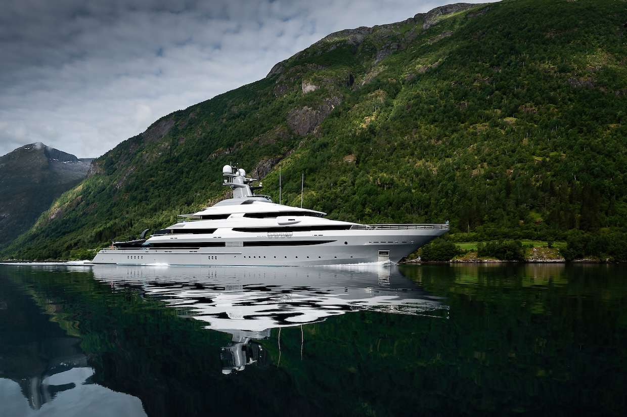 Oceanco porta Draak a Fort Lauderdale: l’ex Equanimity ricostruito per la ricerca