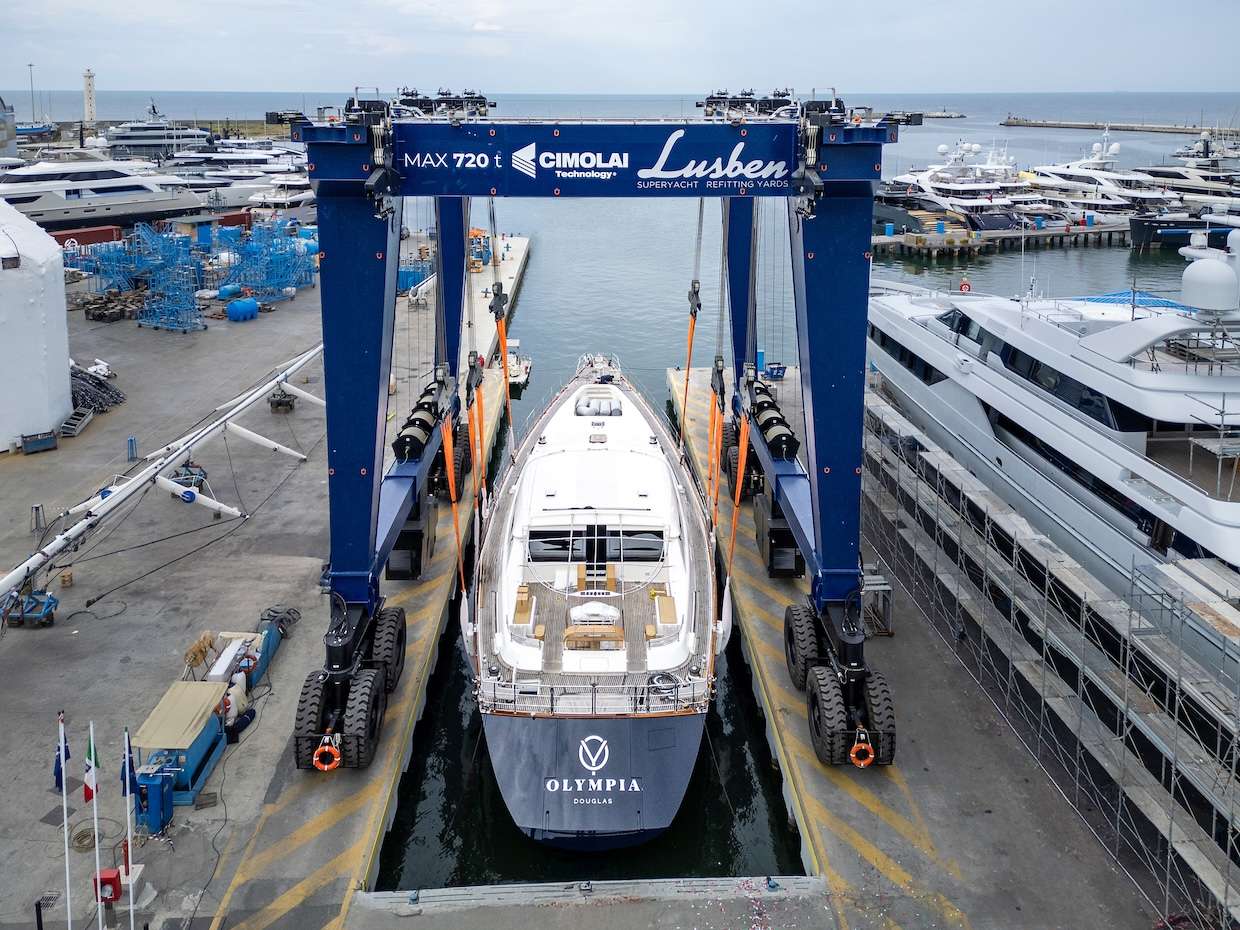 Lusben, Olympia torna in acqua dopo il refit a Viareggio
