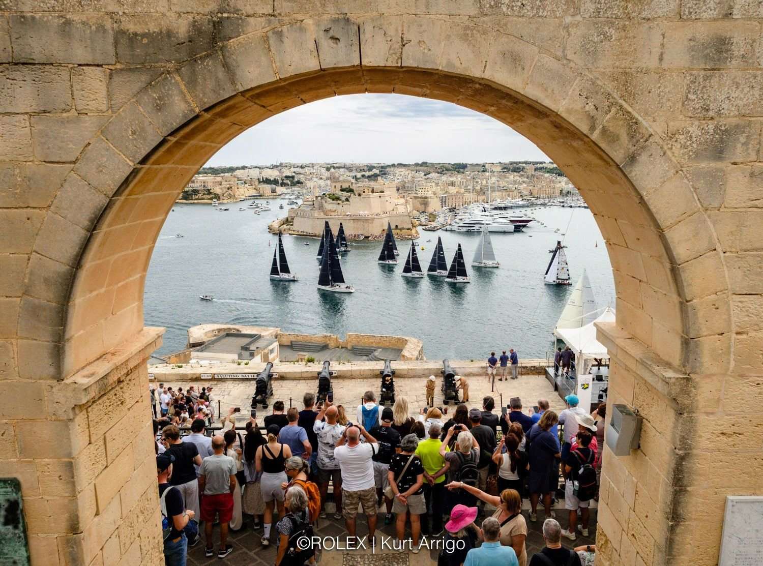Rolex Middle Sea Race 2026, 108 barche al via: i protagonisti e gli italiani da seguire