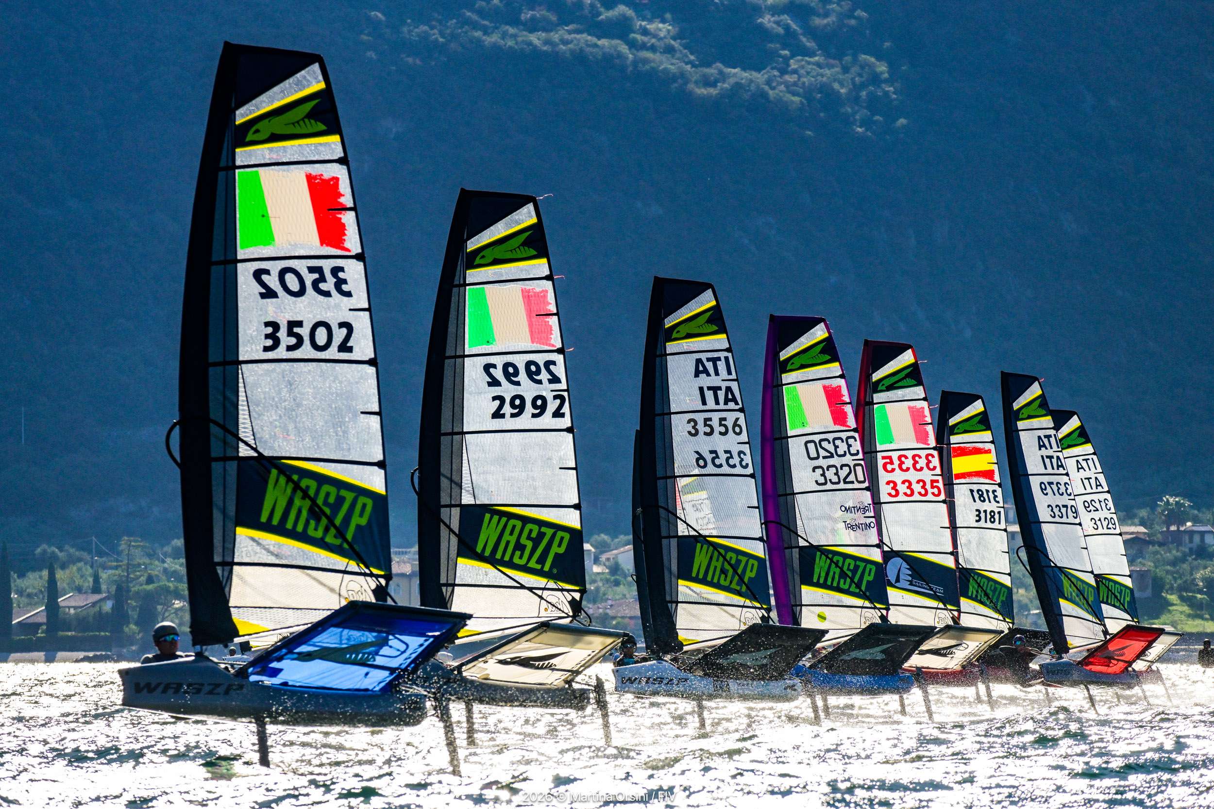 Primo giorno di regate al Campionato Italiano Classi Foil di Malcesine