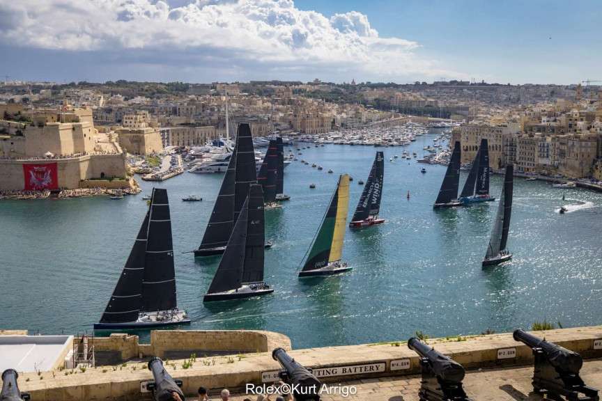 Rolex Middle Sea Race 2026: spettacolo alla partenza, i primi duelli verso la Sicilia
