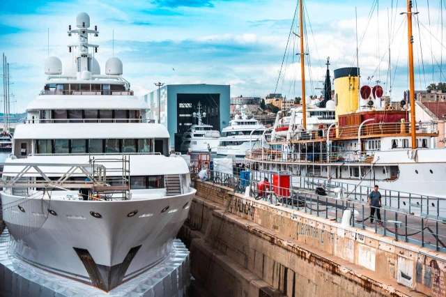 Chi saprà costruire gli yacht di domani? Il futuro dello yachting attraverso la lente di Daron Acemoglu