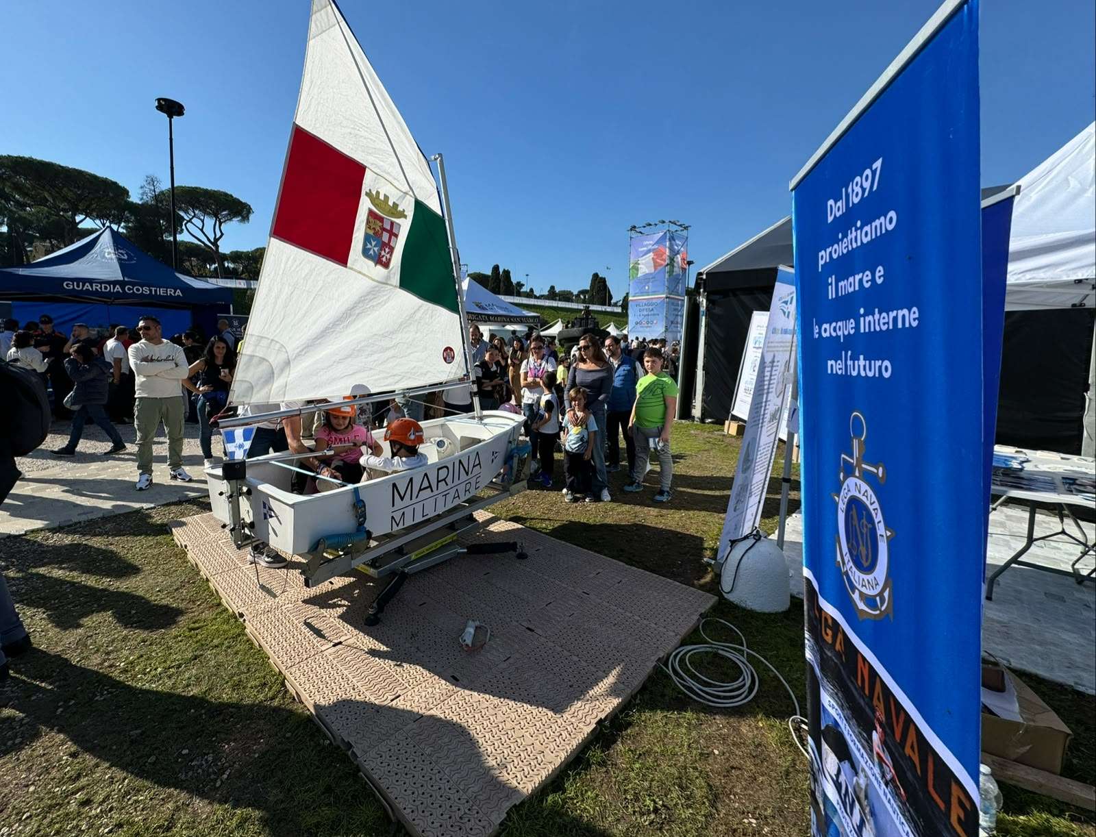 La Lega Navale Italiana al Villaggio Difesa: al Circo Massimo in barca a vela sull’Optimist