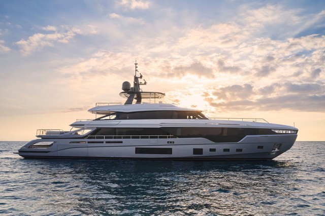 Azimut Grande Trideck wins the Boat of the Year