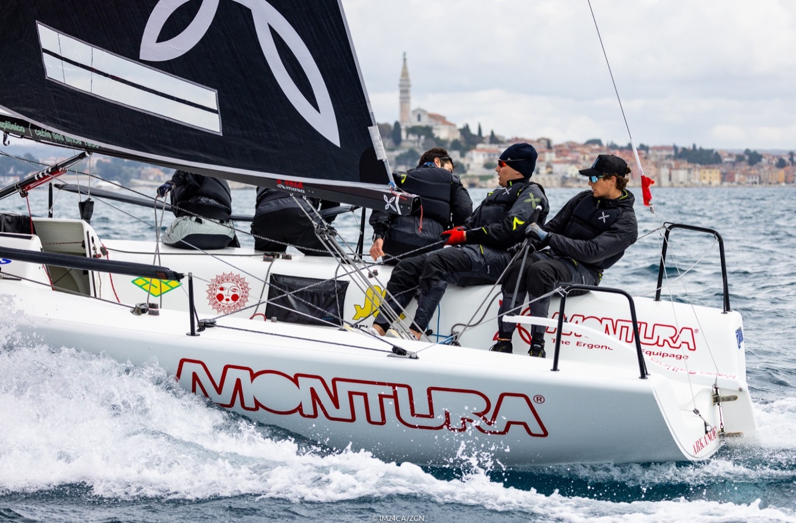 Melges 24 European Sailing Series
Salutata Rovigno Arkanoé by Montura guarda con ottimismo al prosieguo della stagione