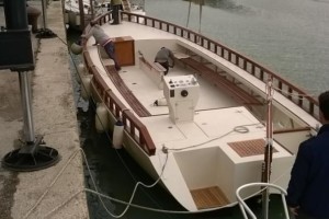 Il varo di Amerigo, cutter a vela progettato da Michele Ansaloni e costruito dal cantiere CNB di Fano.