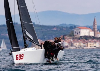 Strambapapa and Lenny open their winning scores at Melges 24