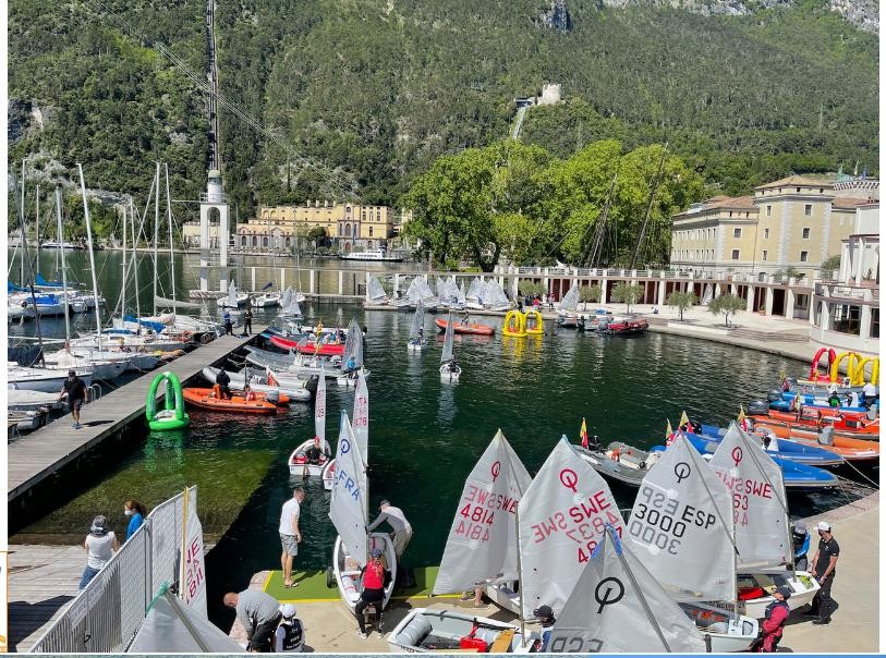Iniziata a Riva del Garda la Youth Centenary Regatta Optimist