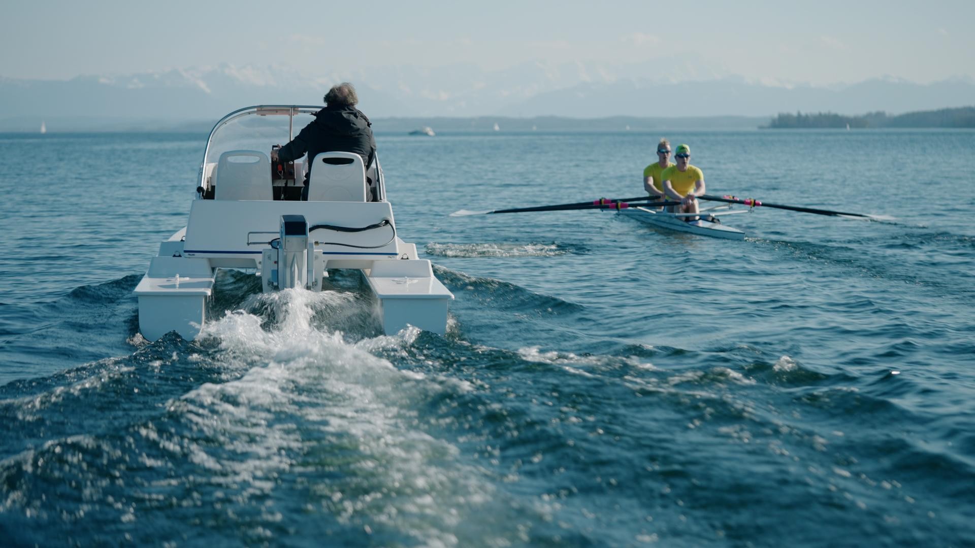 Athleten und die Luftqualität profitieren gleichermaßen von elektrischen Trainerbooten