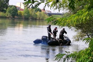 Marina Militare: I Palombari del Nucleo SDAI di Ancona rimuovono dal fiume Adige due bombe d’aereo americane da 1.000 libbre