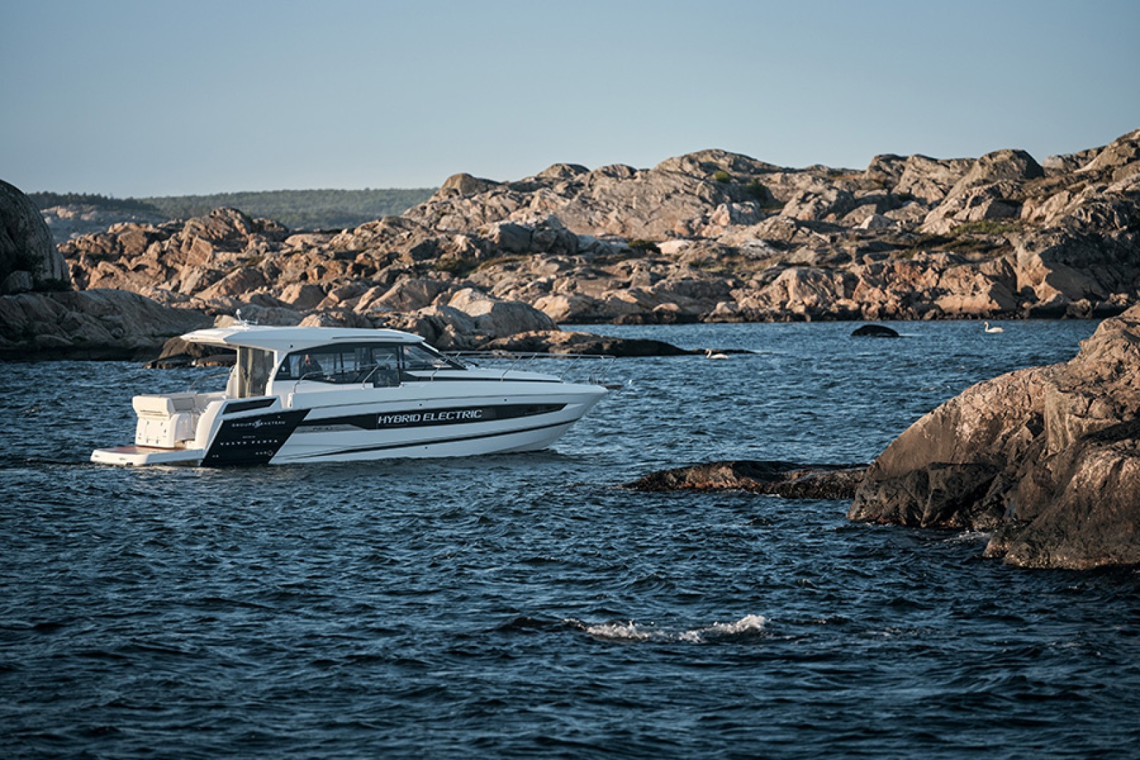 Volvo Penta and Groupe Beneteau share data-driven insights into future hybrid electric experience