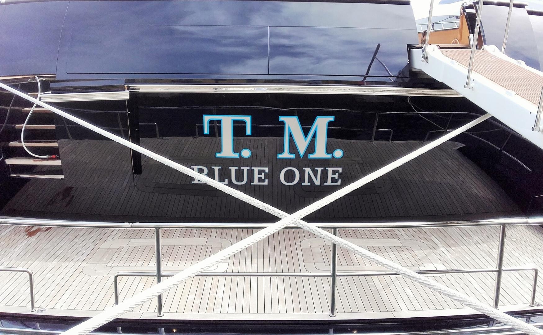L’elegante yacht T.M. Blue One di Valentino a Porto Santo Stefano