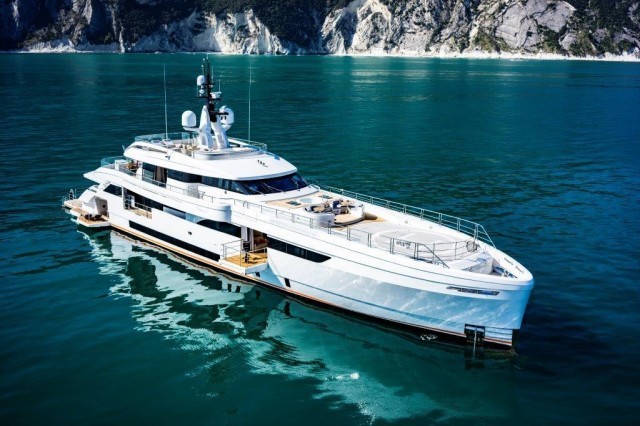 Il mega-yacht Wider 165
