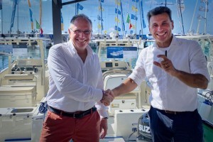 La partnership fra Tuccoli e Phiequipe siglata al Salone di Genova fra Paolo Sanguettola e Carlo Tonarelli