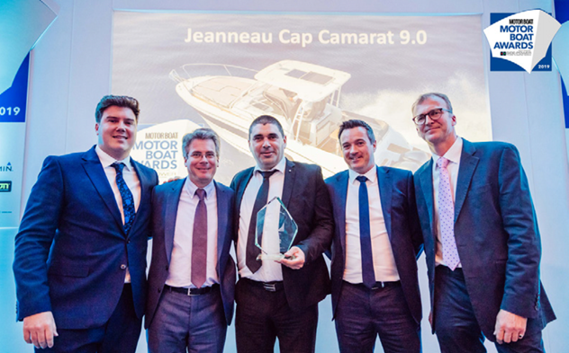The Center Console and Walk Around Cap Camarats 9.0 won the 2019 Motor Boat Award