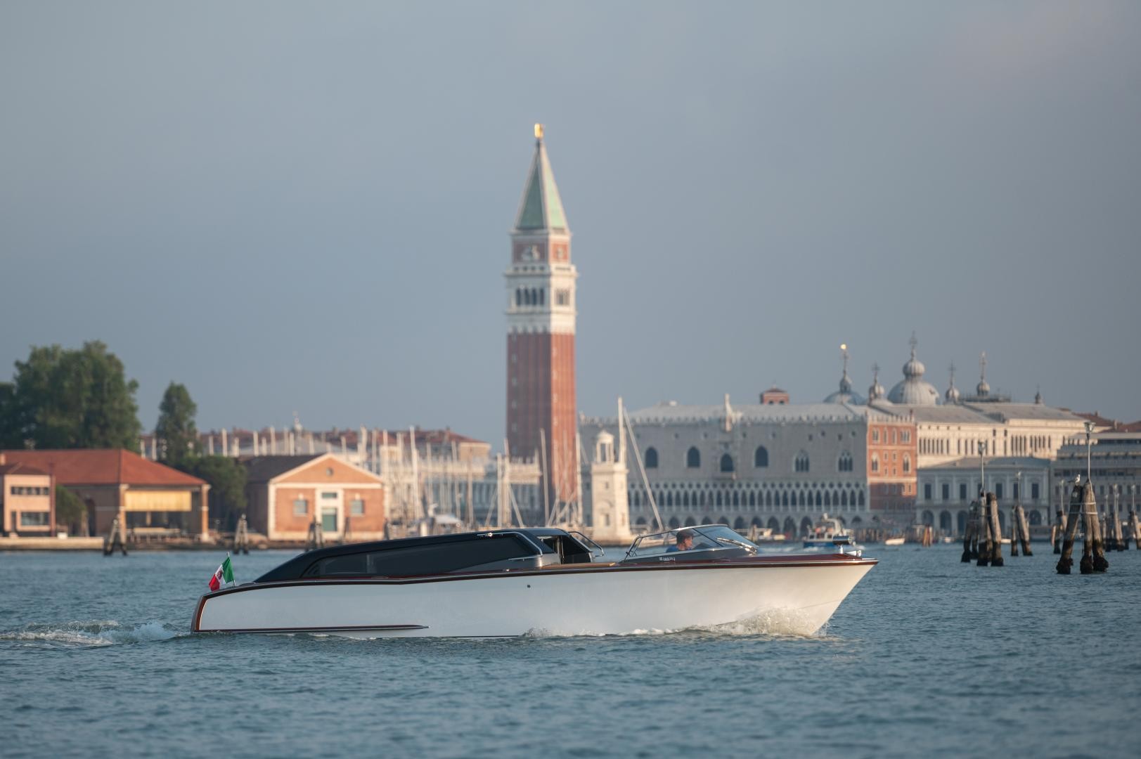 Thunder Venetian Taxi
