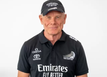 Slam is the official apparel supplier of Emirates Team New Zealand