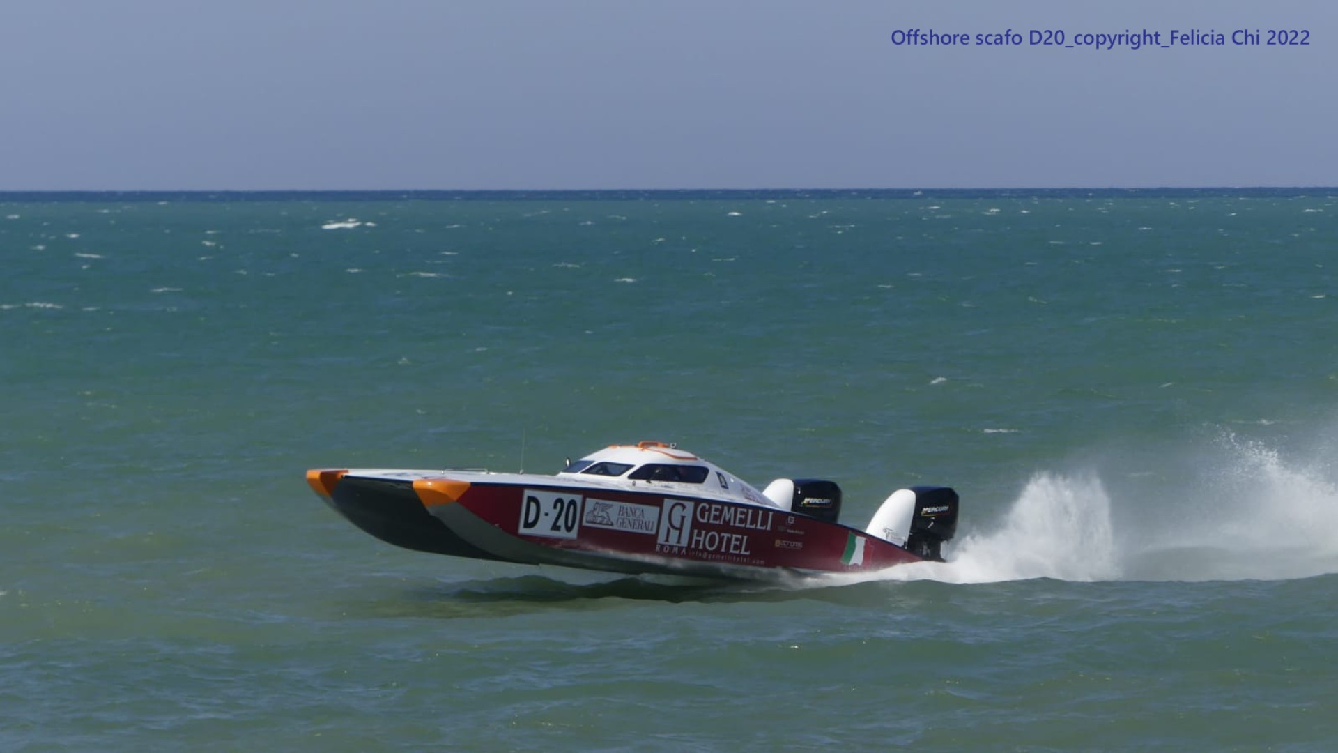 In azione i potenti scafi di Offshore impegnati nel Campionato Mondiale 3D. Serafino Barlesi e Francesco Calò secondi in Gara1