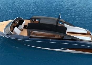 Wooden Boats 8.3m Limo Blue, the dolce vita is super technological