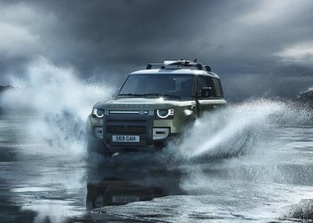 Land Rover rinnova il proprio impegno nel mondo della vela con Road To Barcolana Young