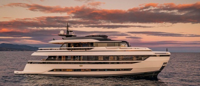 Extra Yachts, a brand of ISA Yachts, presents the new X96 Triplex