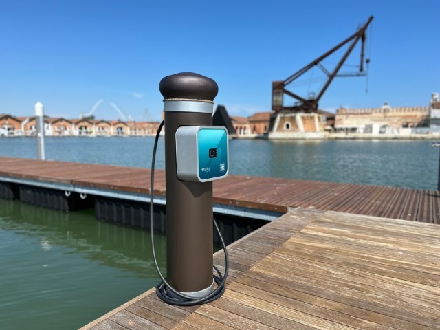 Aqua superPower unveils Aqua Bitta at Venice Boat Show