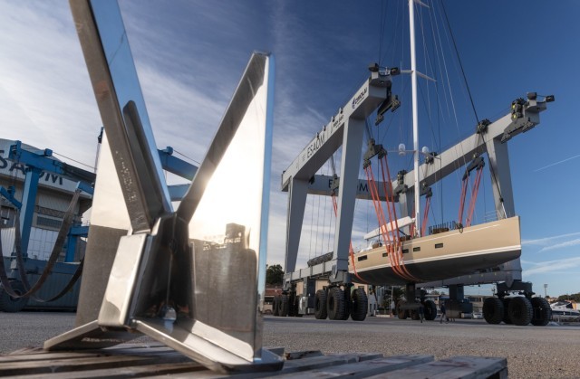 New travel lift for Esaom Shipyards