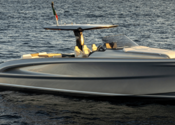 New Solaris Power 40 Open at the Cannes Yachting Festival