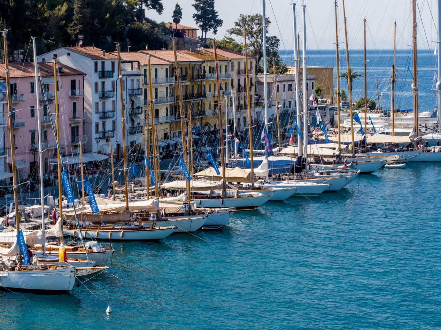 Argentario Sailing Week 2022:  torna a Porto Santo Stefano in Toscana la magica atmosfera  degli yacht a vela d'epoca e classici con tante novità
