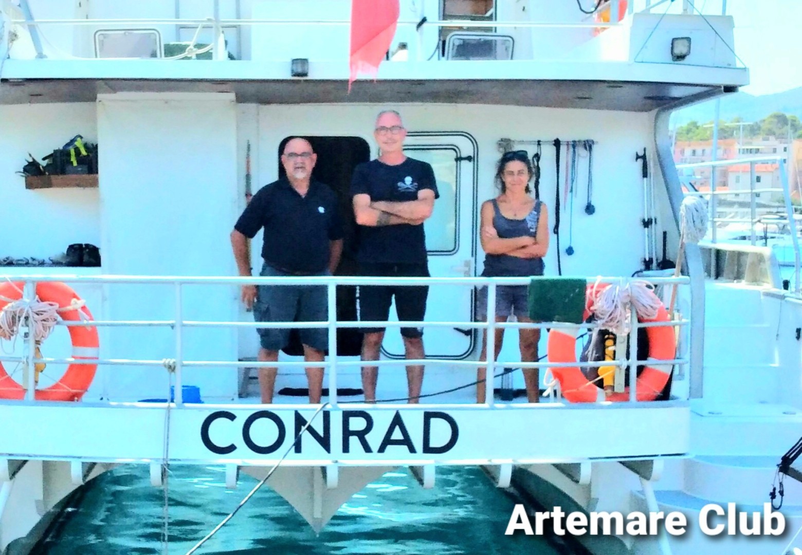 Sea Shepherd a Porto Santo Stefano con il catamarano Conrad