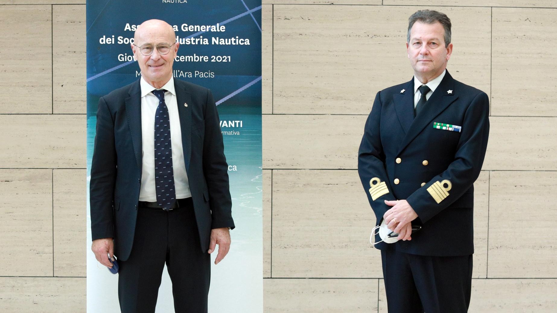 Saverio Cecchi, presidente di Confindustria Nautica, e il Comandante Massimo Seno, Capo del Reparto Affari giuridici del Comando generale delle Capitanerie di porto