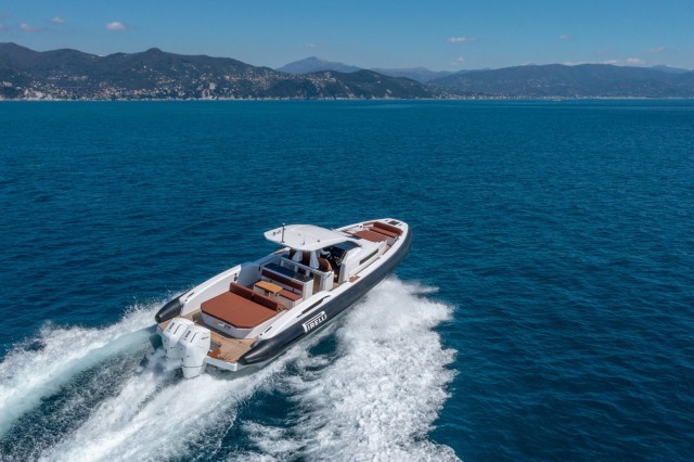TecnoRib al Palma Boat Show con la spring preview del Pirelli 50